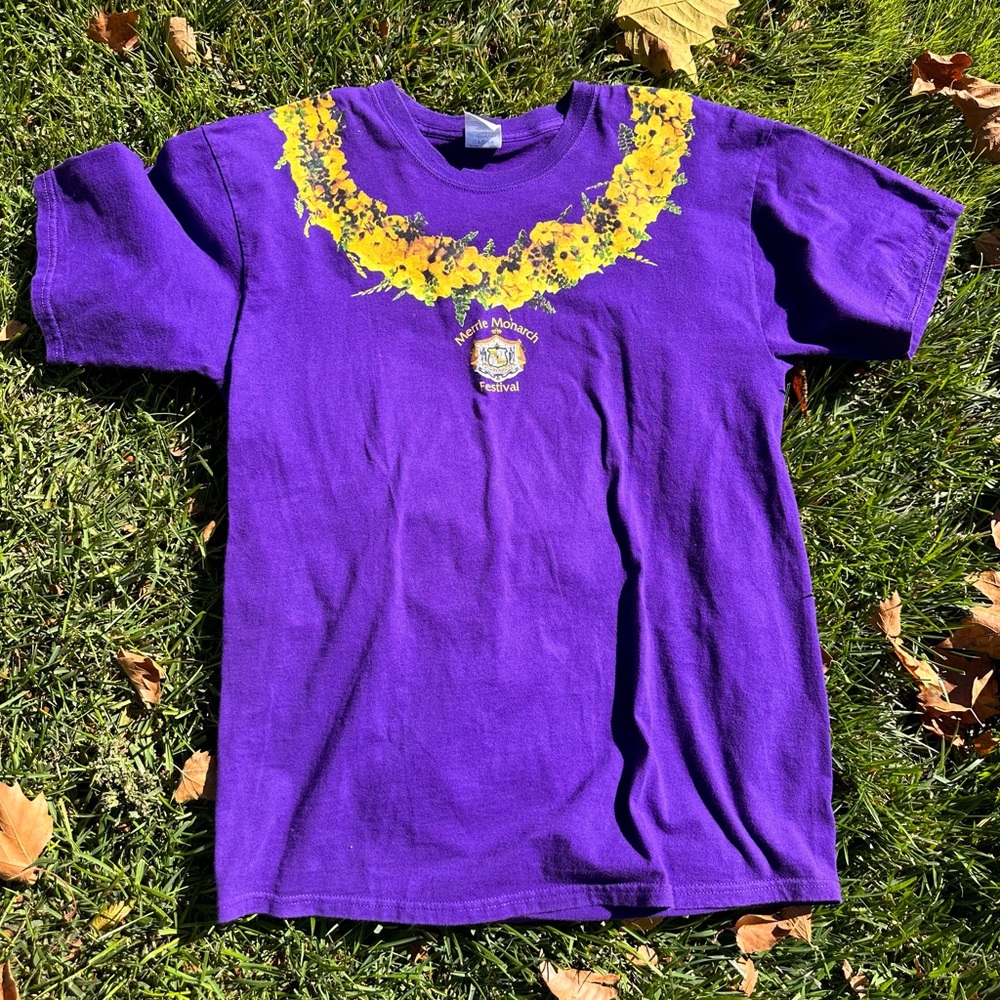 Large Hawaiian festival T-shirt